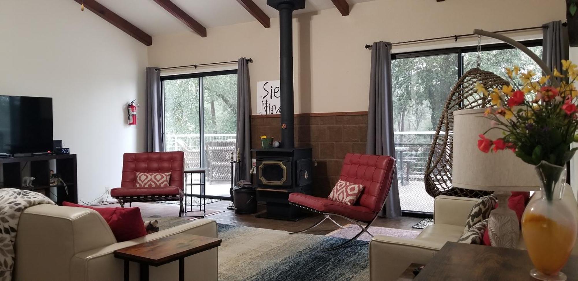 Starlink Yosemite Mountain Retreat